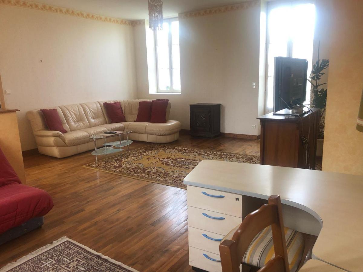 Gite -Belle Maison Dans Une Ancienne Ecole-Tarif Reduit Hors We ! Chanzeaux Εξωτερικό φωτογραφία